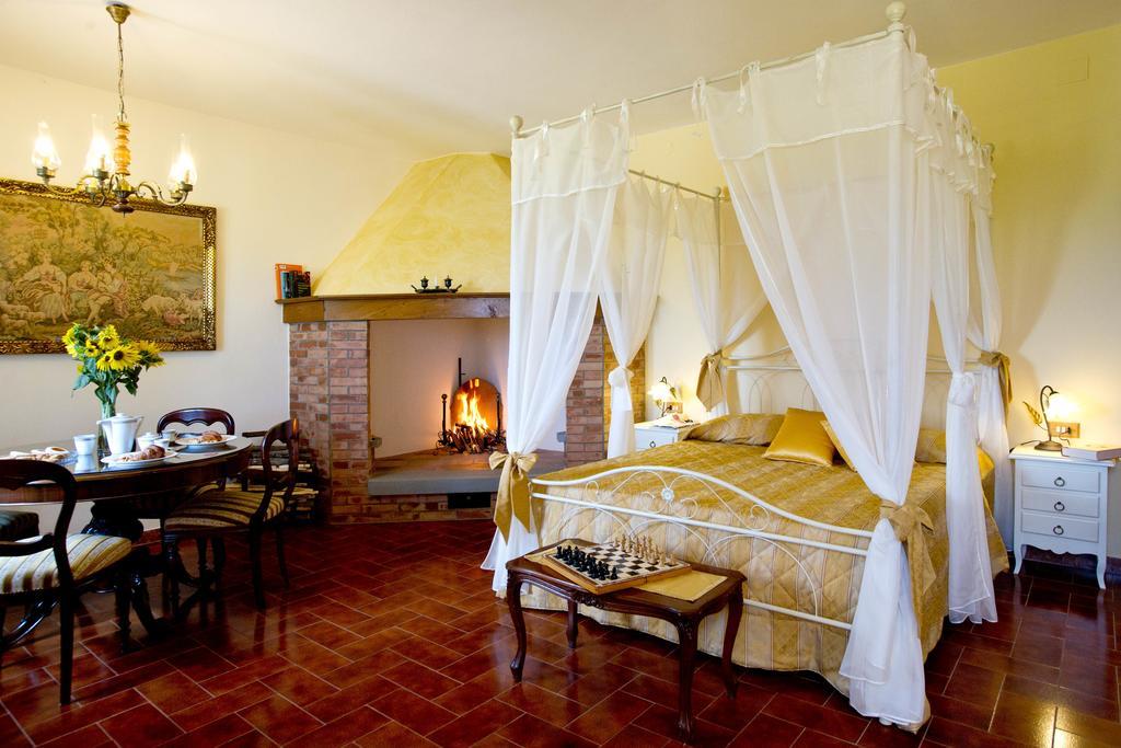 Agriturismo Podere Poggio Ai Cieli 산지미냐노 객실 사진