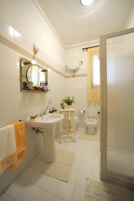 Agriturismo Podere Poggio Ai Cieli 산지미냐노 객실 사진