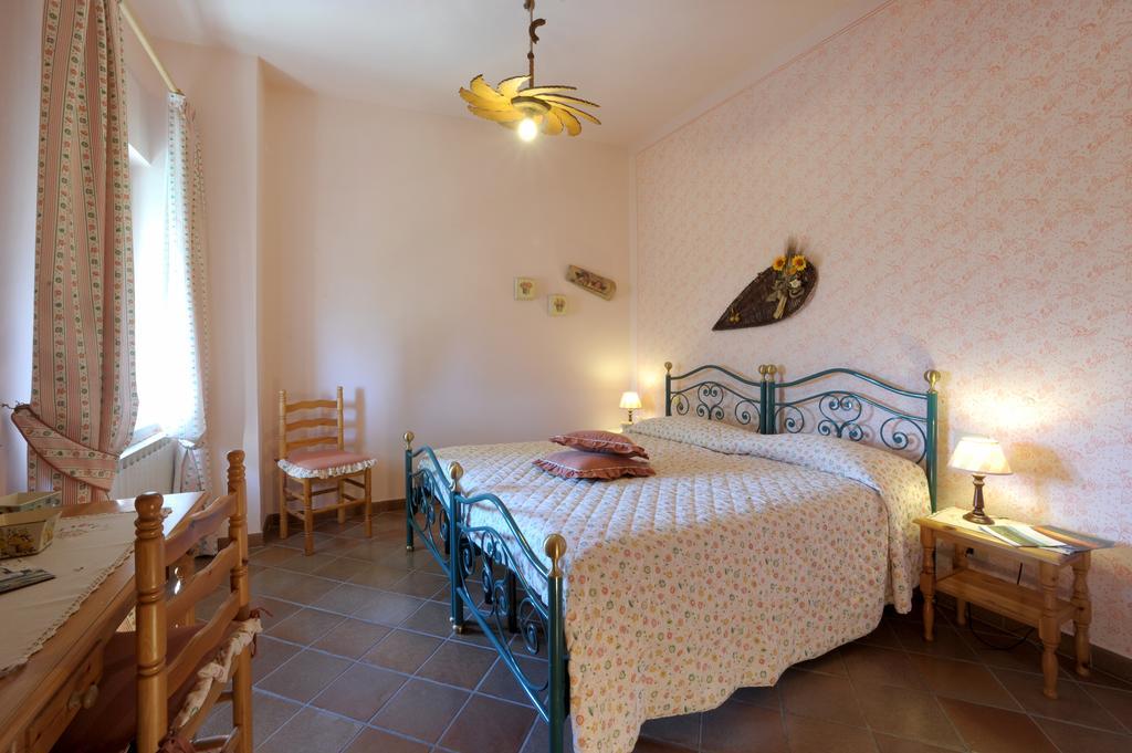 Agriturismo Podere Poggio Ai Cieli 산지미냐노 객실 사진