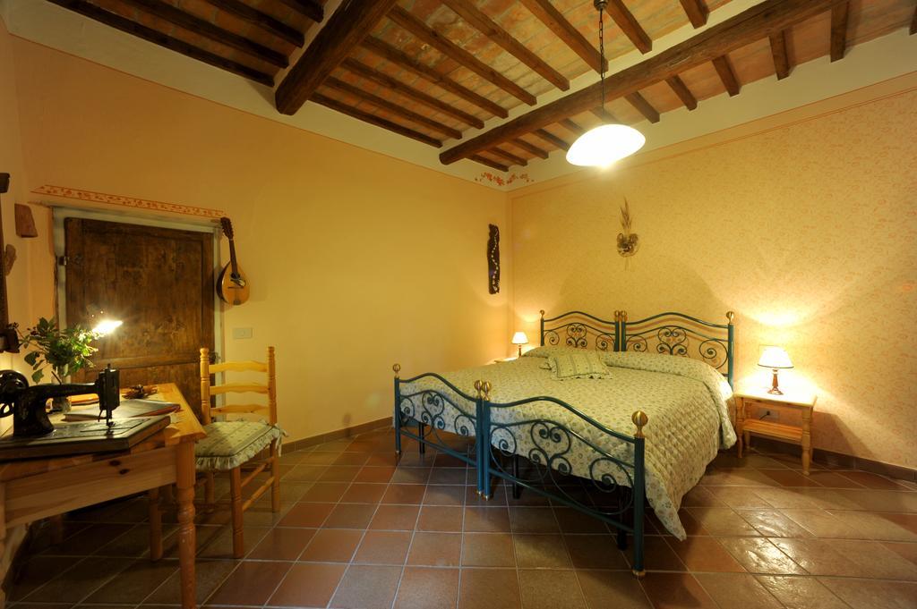 Agriturismo Podere Poggio Ai Cieli 산지미냐노 객실 사진